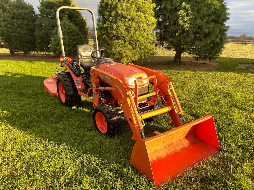 Used Kubota Tractor B2320 - Image 1