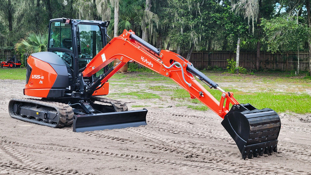 C7871C8F-8540-4952-BCD0-05027EB83D0F Kubota U55-5 - Image 1