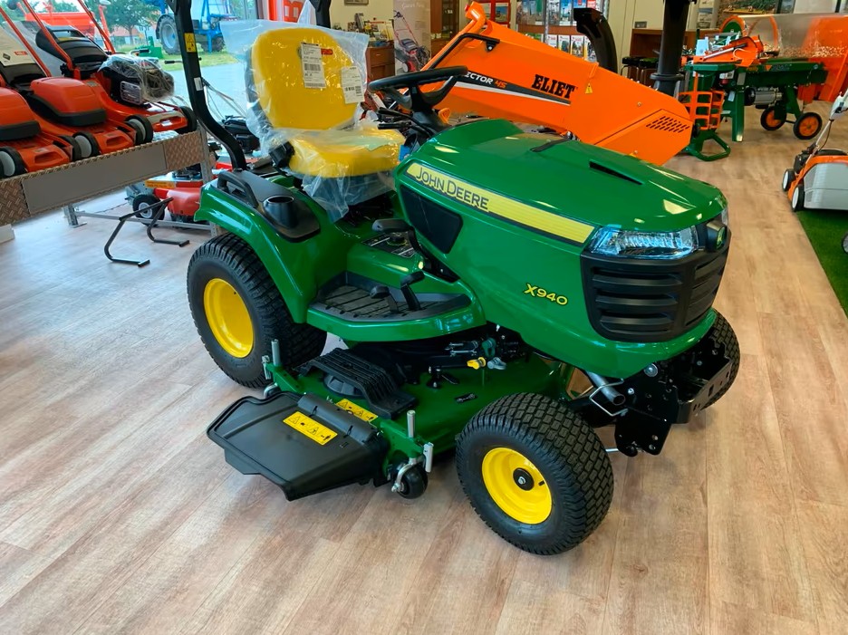 John Deere X940 - Image 1