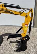 H12 mini excavator - Image 9