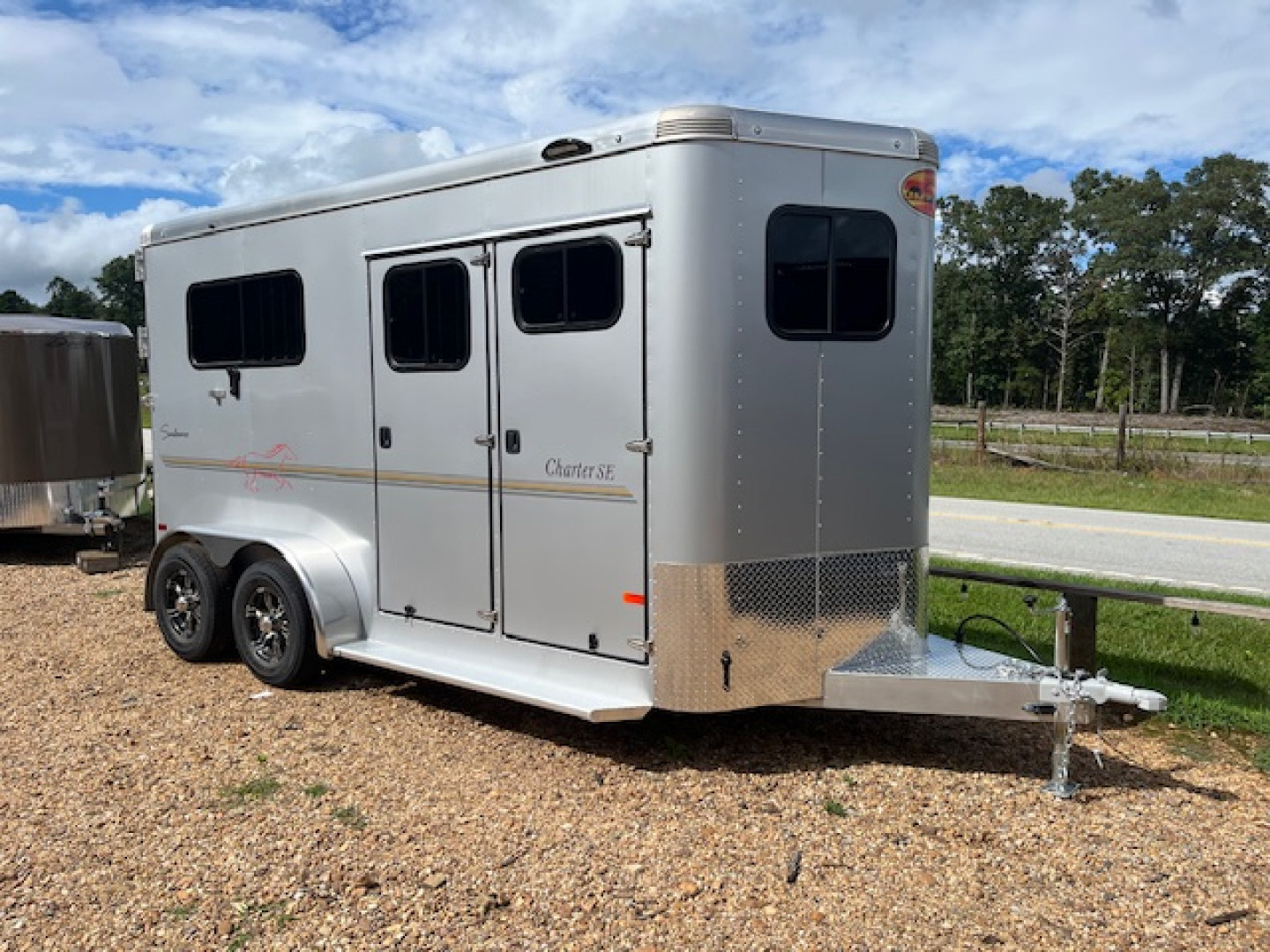 img_0817-1.jpg New2026 Sundowner CHARTER TR SE 2H BP Horse Trailer - Image 1